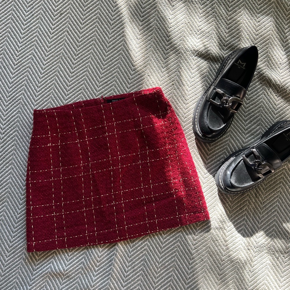 Boucle mini skirt
